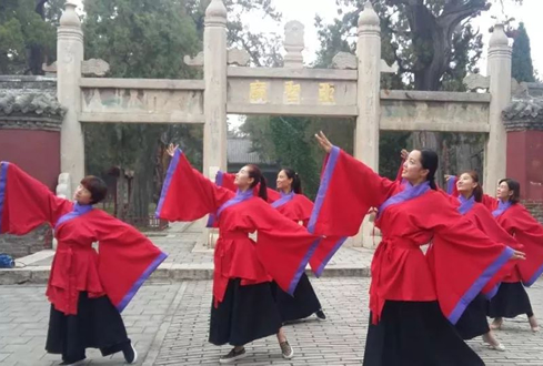孔子文旅集團(tuán)鄒魯文化公司陪你一起過“鼠”于你的大年!